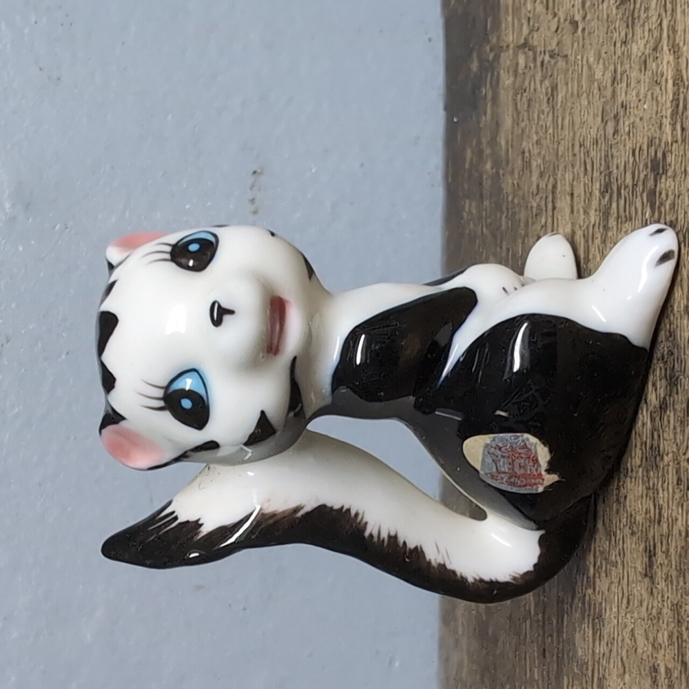 Mid Century Modern Kitschy Skunk Figurine